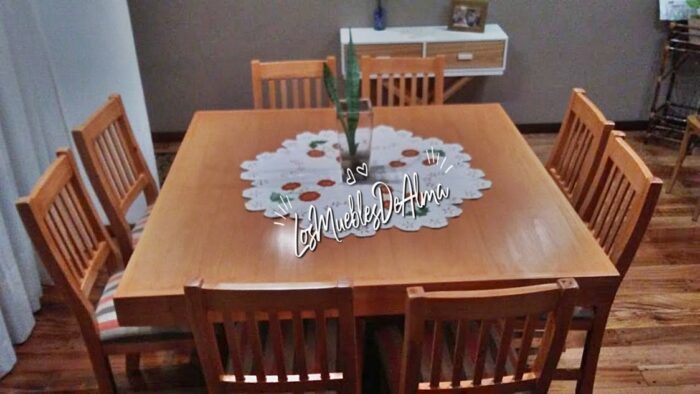 Mesa Cuadrada Pata Cubo +8 Sillas Hindu Lustrada Asiento Tapizados - Imagen 3